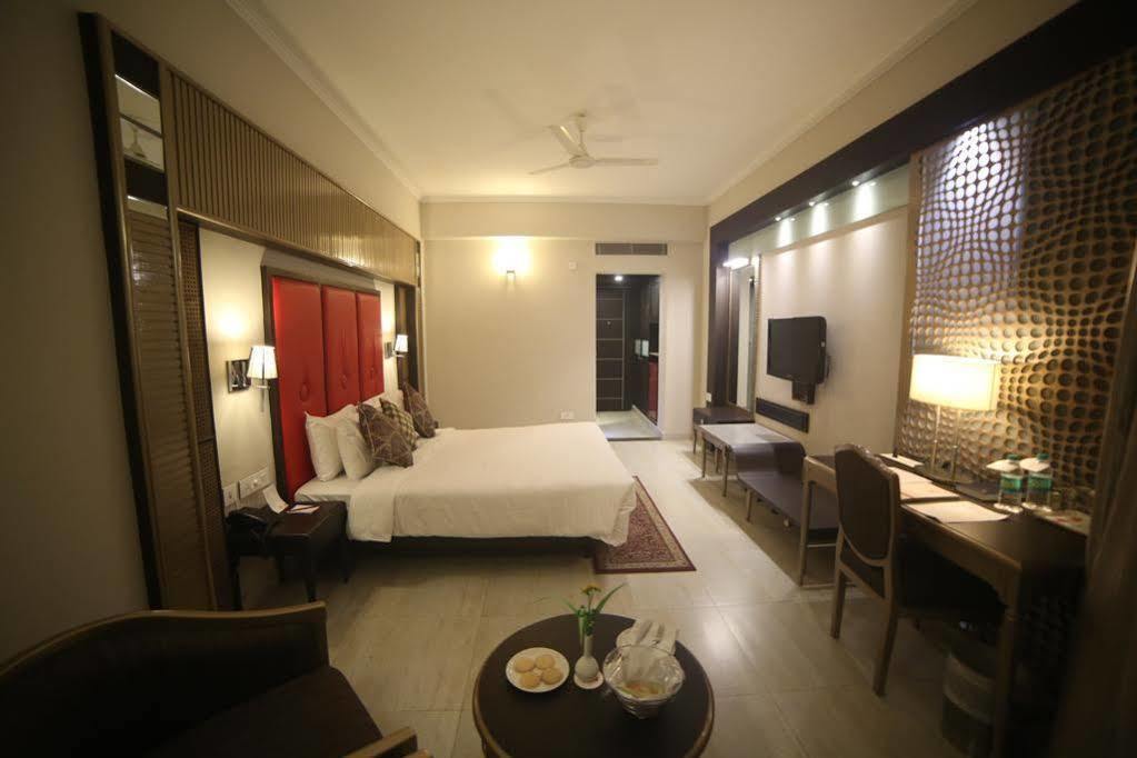 The Amayaa Varanasi Exterior foto
